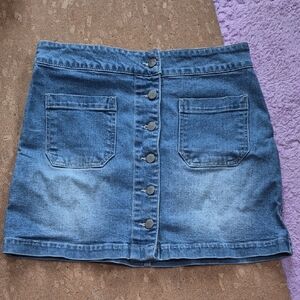 Stylish Blue Denim Mini Skirt with Button Detail
